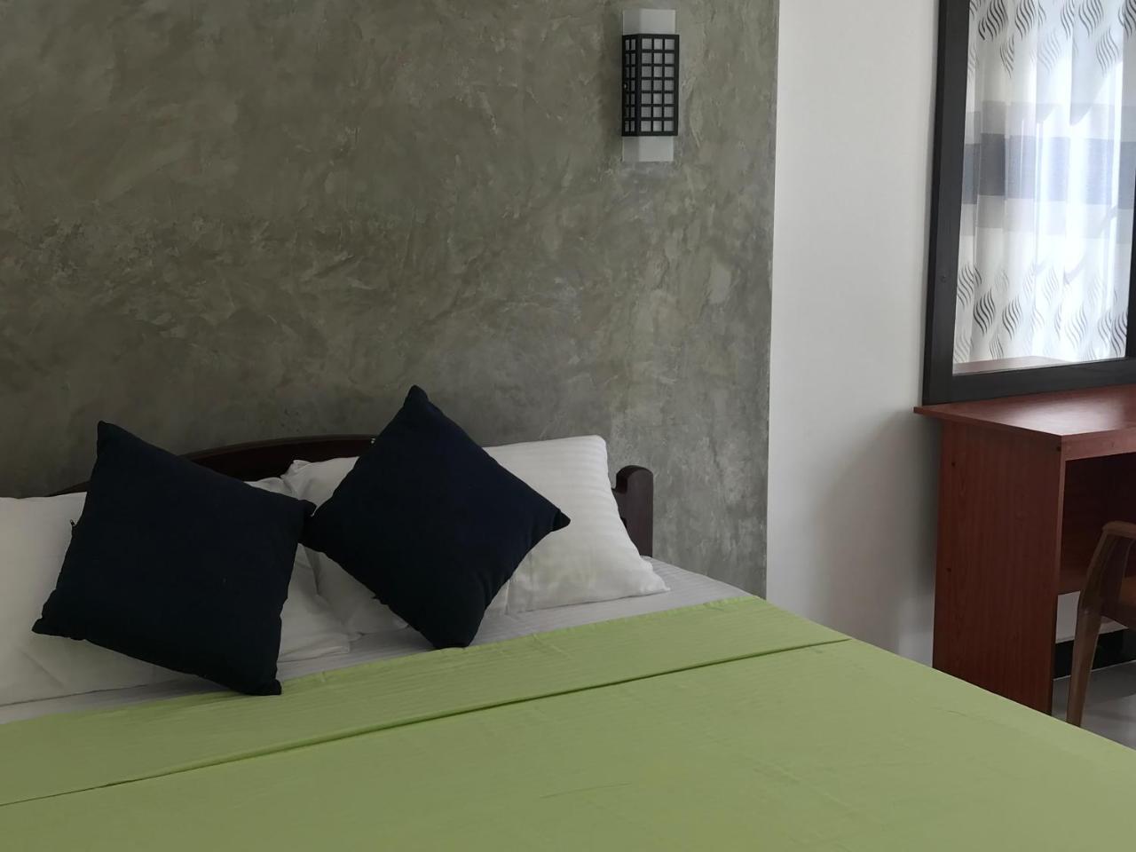 Kingdom Gate Hotel Анурадхапура Экстерьер фото