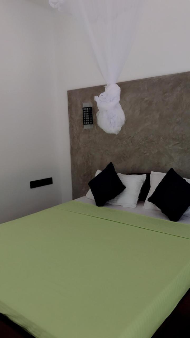 Kingdom Gate Hotel Анурадхапура Экстерьер фото